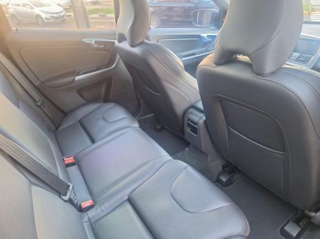 VOLVO XC60 2.4 4P AWD MOMENTUM DIESEL AUTOMTICO, Foto 13