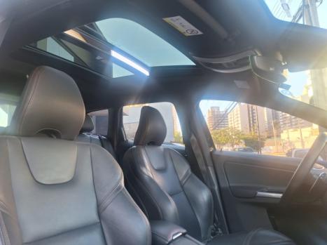 VOLVO XC60 2.4 4P AWD MOMENTUM DIESEL AUTOMTICO, Foto 16