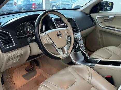 VOLVO XC60 2.4 4P AWD MOMENTUM DIESEL AUTOM�TICO, Foto 18