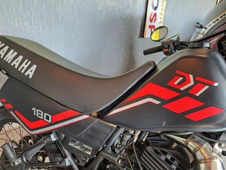 YAMAHA DT 180 S/N, Foto 2
