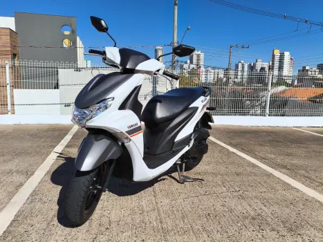 YAMAHA Fluo 125 ABS, Foto 2