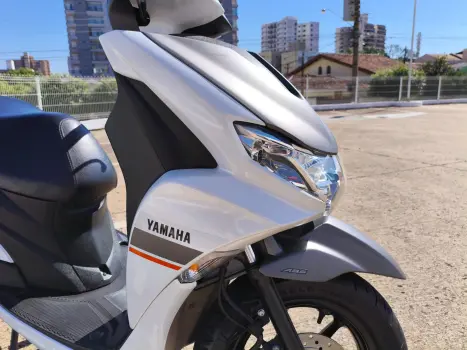 YAMAHA Fluo 125 ABS, Foto 10