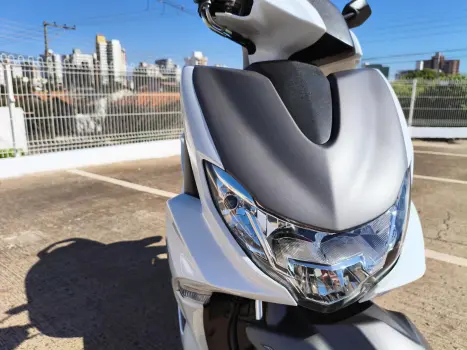 YAMAHA Fluo 125 ABS, Foto 12