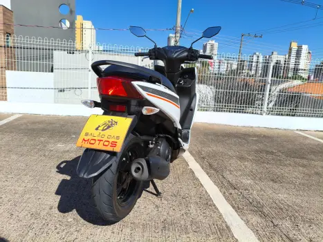YAMAHA Fluo 125 ABS, Foto 13