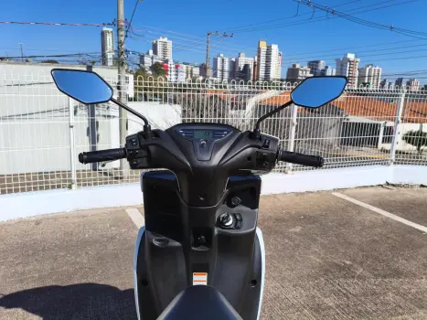 YAMAHA Fluo 125 ABS, Foto 14
