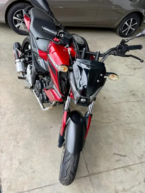 YAMAHA FZ 15 Fazer ABS, Foto 4 YAMAHA FZ 15 Fazer ABS, Foto 4