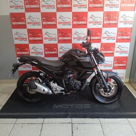 YAMAHA FZ 15 Fazer ABS, Foto 1