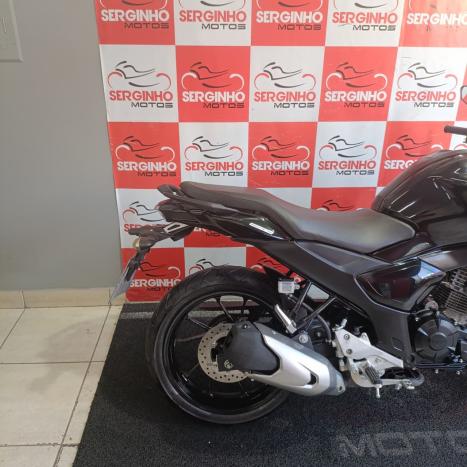 YAMAHA FZ 15 Fazer ABS, Foto 2