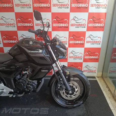 YAMAHA FZ 15 Fazer ABS, Foto 3