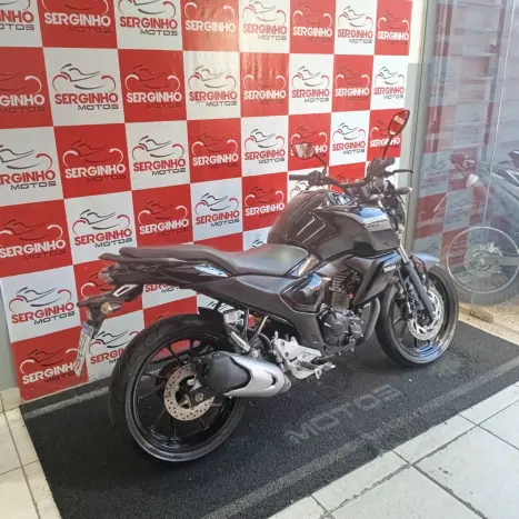 YAMAHA FZ 15 Fazer ABS, Foto 5