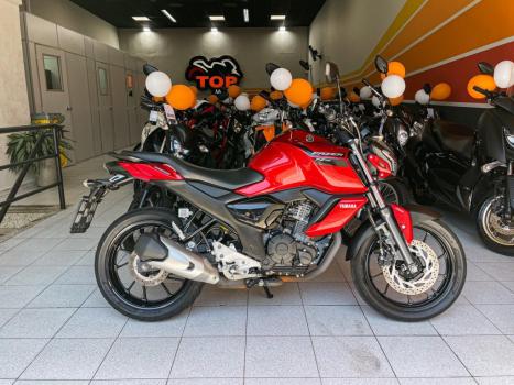 YAMAHA FZ 15 Fazer ABS, Foto 1