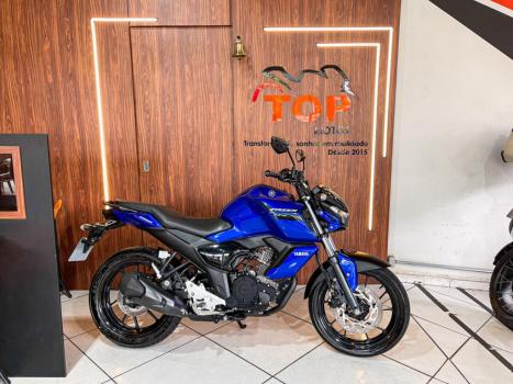 YAMAHA FZ 15 Fazer ABS, Foto 1