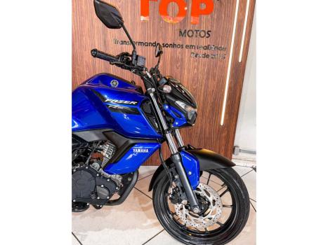 YAMAHA FZ 15 Fazer ABS, Foto 2