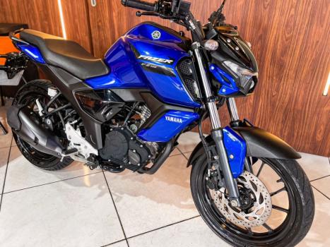 YAMAHA FZ 15 Fazer ABS, Foto 3