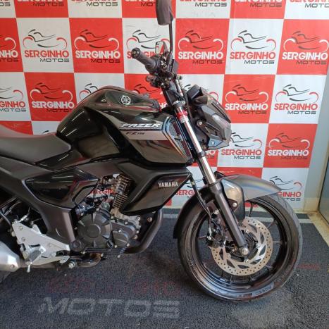 YAMAHA FZ 15 Fazer ABS, Foto 2