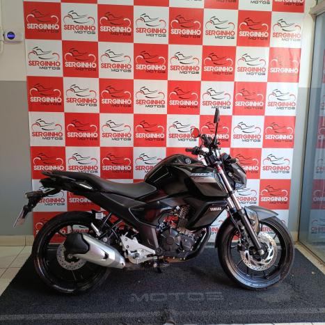 YAMAHA FZ 15 Fazer ABS, Foto 4