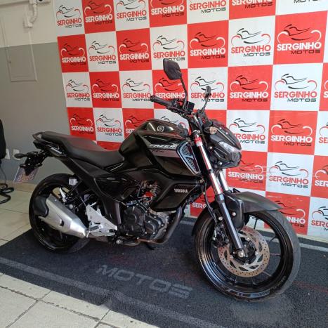YAMAHA FZ 15 Fazer ABS, Foto 6