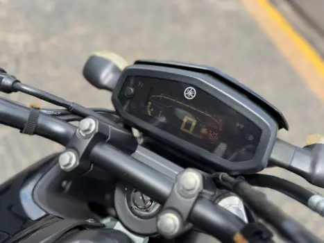 YAMAHA FZ 15 Fazer ABS, Foto 11