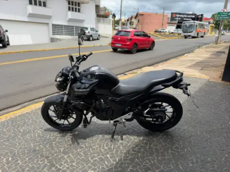YAMAHA FZ 15 Fazer ABS, Foto 12