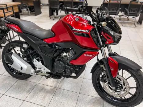 YAMAHA FZ 15 Fazer ABS, Foto 3