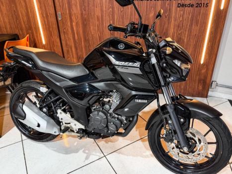 YAMAHA FZ 15 Fazer ABS, Foto 3