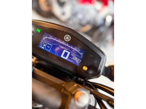 YAMAHA FZ 15 Fazer ABS, Foto 12
