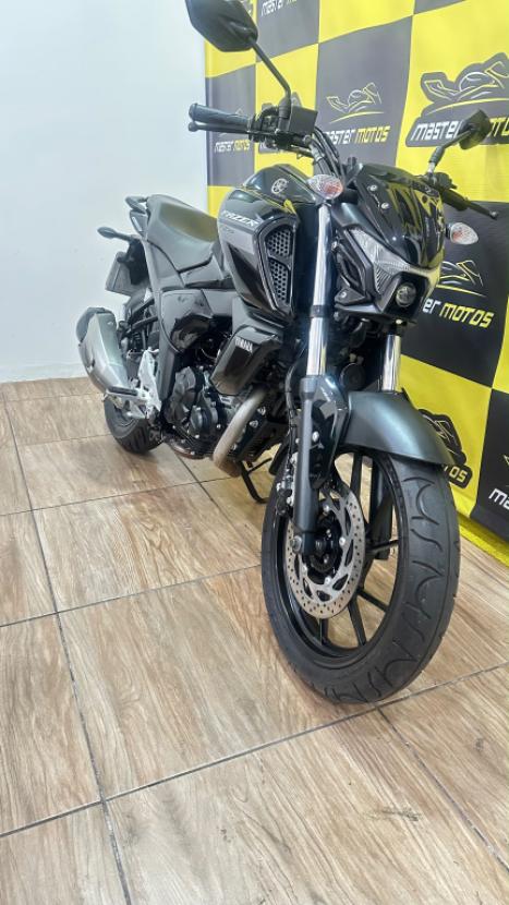 YAMAHA FZ 15 Fazer ABS, Foto 5