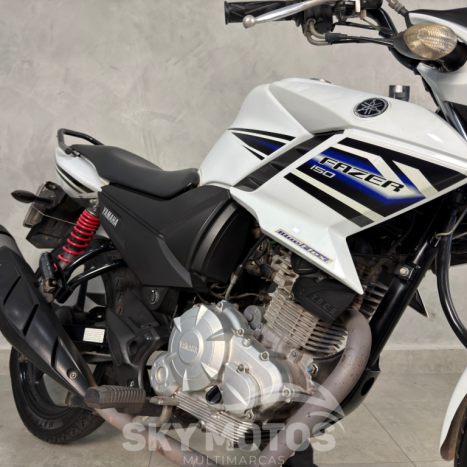 YAMAHA FZ 15 Fazer ABS, Foto 6
