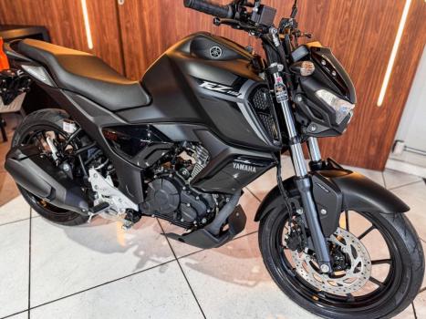 YAMAHA FZ 15 Fazer ABS, Foto 3