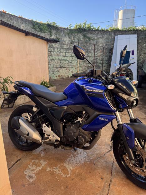 YAMAHA FZ 15 Fazer ABS, Foto 2