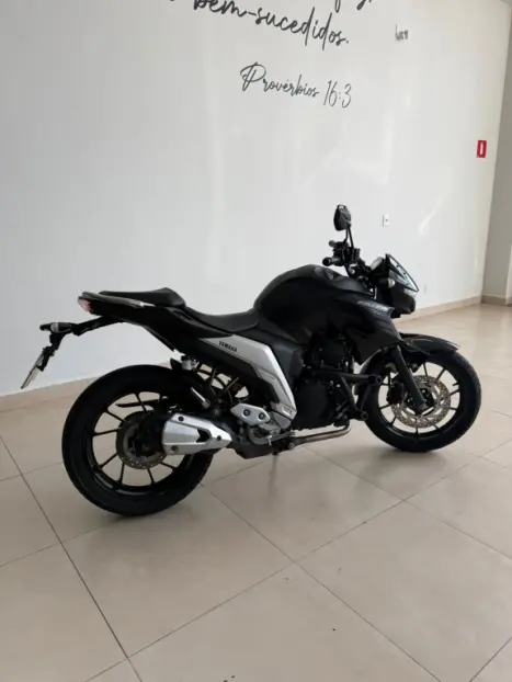 YAMAHA FZ 25 250 Fazer Flex , Foto 2