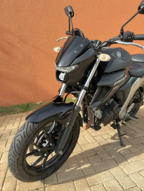 YAMAHA FZ 25 250 Fazer Flex , Foto 2