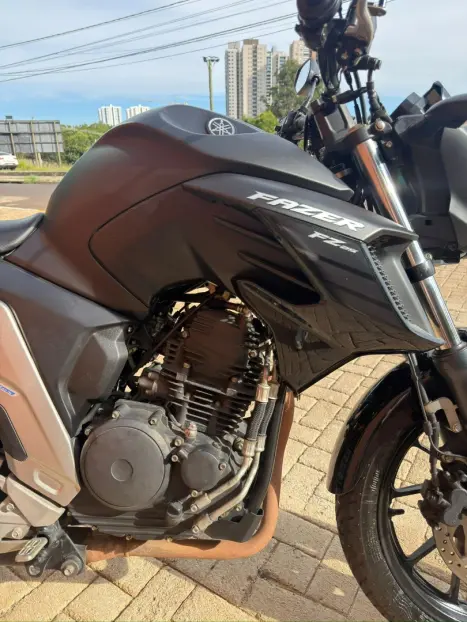 YAMAHA FZ 25 250 Fazer Flex , Foto 5