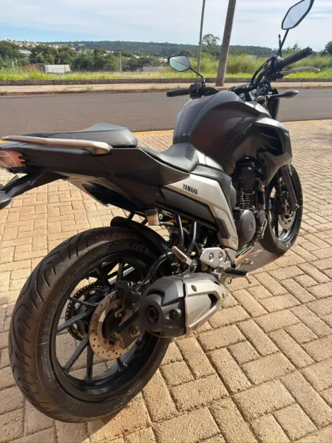 YAMAHA FZ 25 250 Fazer Flex , Foto 10