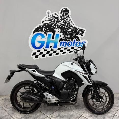 YAMAHA FZ 25 250 Fazer Flex , Foto 1