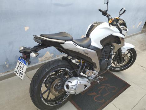 YAMAHA FZ 25 250 Fazer Flex , Foto 9