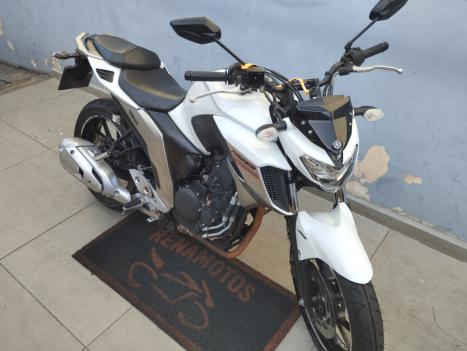 YAMAHA FZ 25 250 Fazer Flex , Foto 10