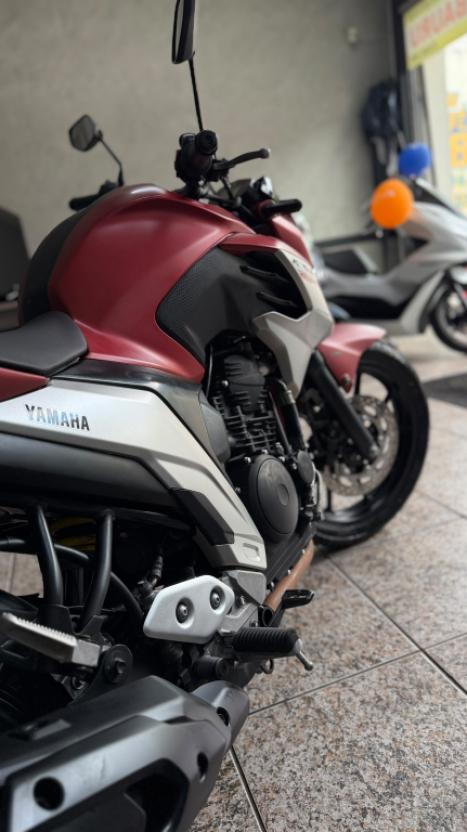 YAMAHA FZ 25 250 Fazer Flex , Foto 4