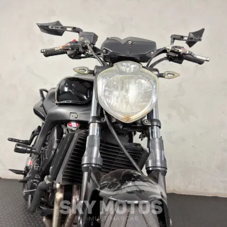 YAMAHA FZ6 Fazer 600 N, Foto 5