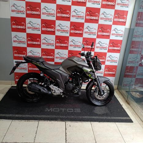 YAMAHA FZ6 Fazer 600 S, Foto 1
