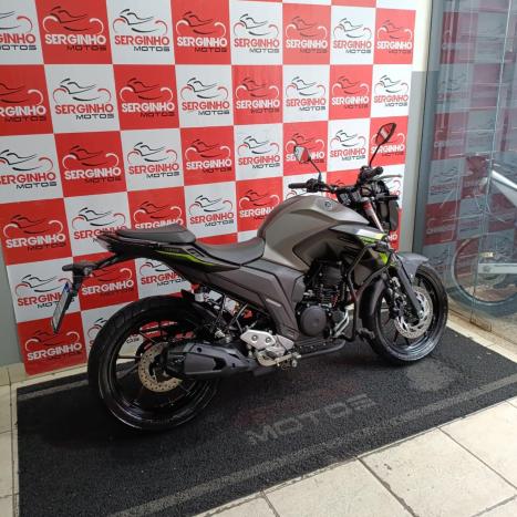 YAMAHA FZ6 Fazer 600 S, Foto 5