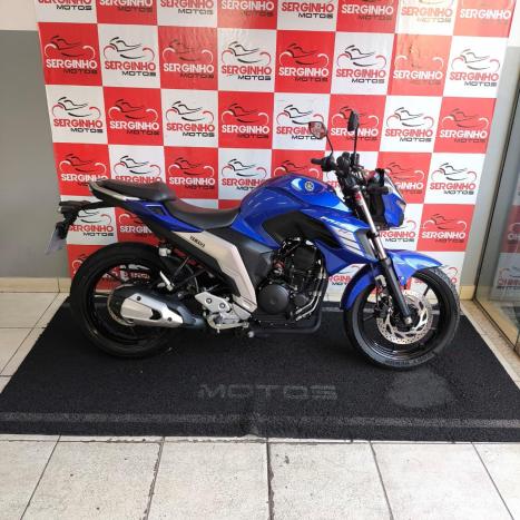 YAMAHA FZ6 Fazer 600 S, Foto 1