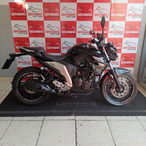 YAMAHA FZ6 Fazer 600 S, Foto 1