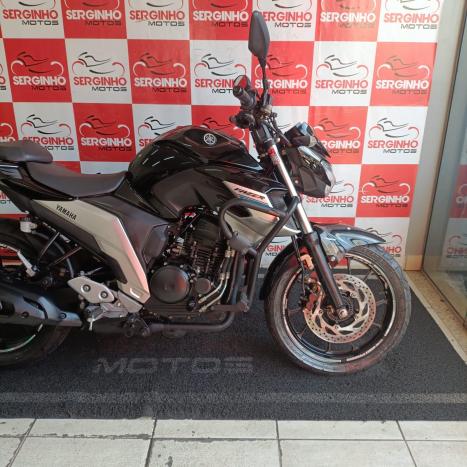 YAMAHA FZ6 Fazer 600 S, Foto 4