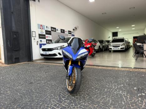 YAMAHA FZR 1 1000 , Foto 2