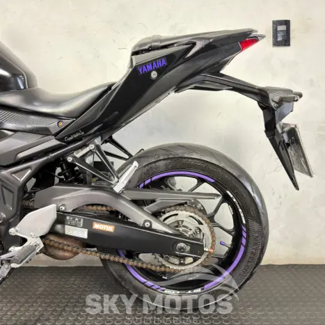 YAMAHA MT-03 300 , Foto 14