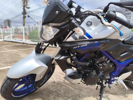 YAMAHA MT-03 300 , Foto 2
