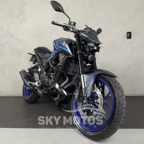 YAMAHA MT-03 300 ABS, Foto 3