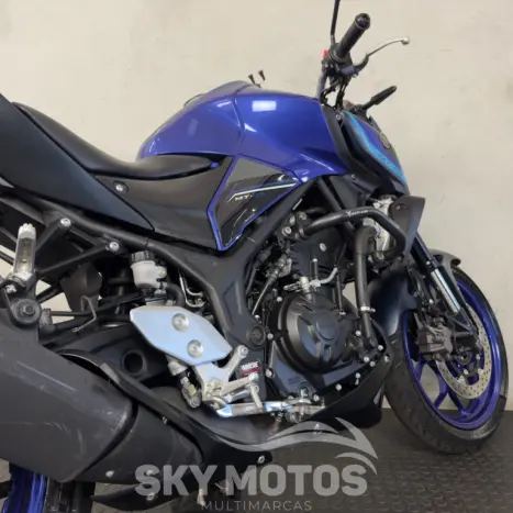 YAMAHA MT-03 300 ABS, Foto 6