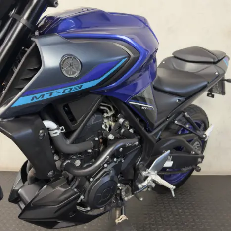 YAMAHA MT-03 300 ABS, Foto 15